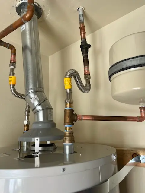 Water heater installation and plumbing repair in Near North Side